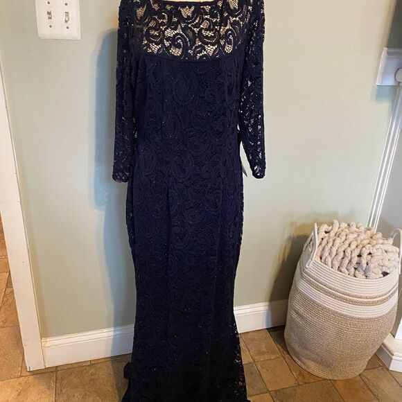 Blu Sage Navy Lace Gown Sz 10 #262372J NWT - Picture 1 of 12